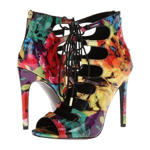 Steve Madden Cythia Floral Print heels